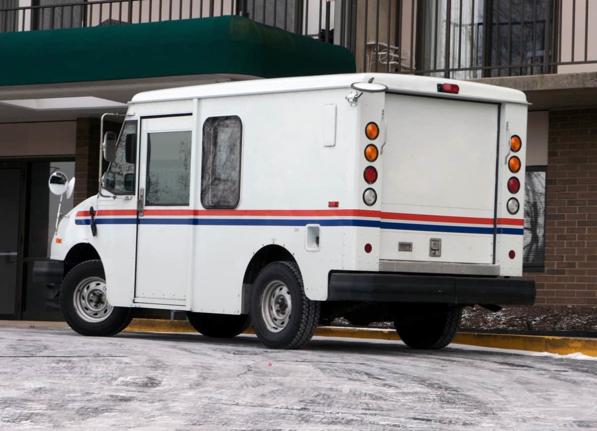 accident with a mail truck